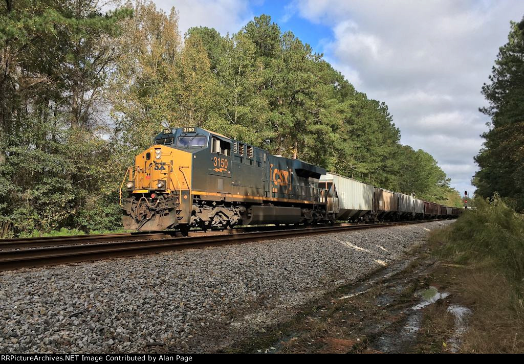 CSX 3150 leads mixed freight